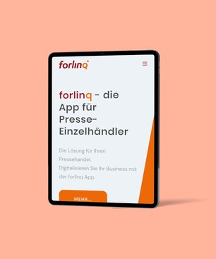 A tablet on which a forlinQ app customer reference from the Krankikom GmbH portfolio is presented.